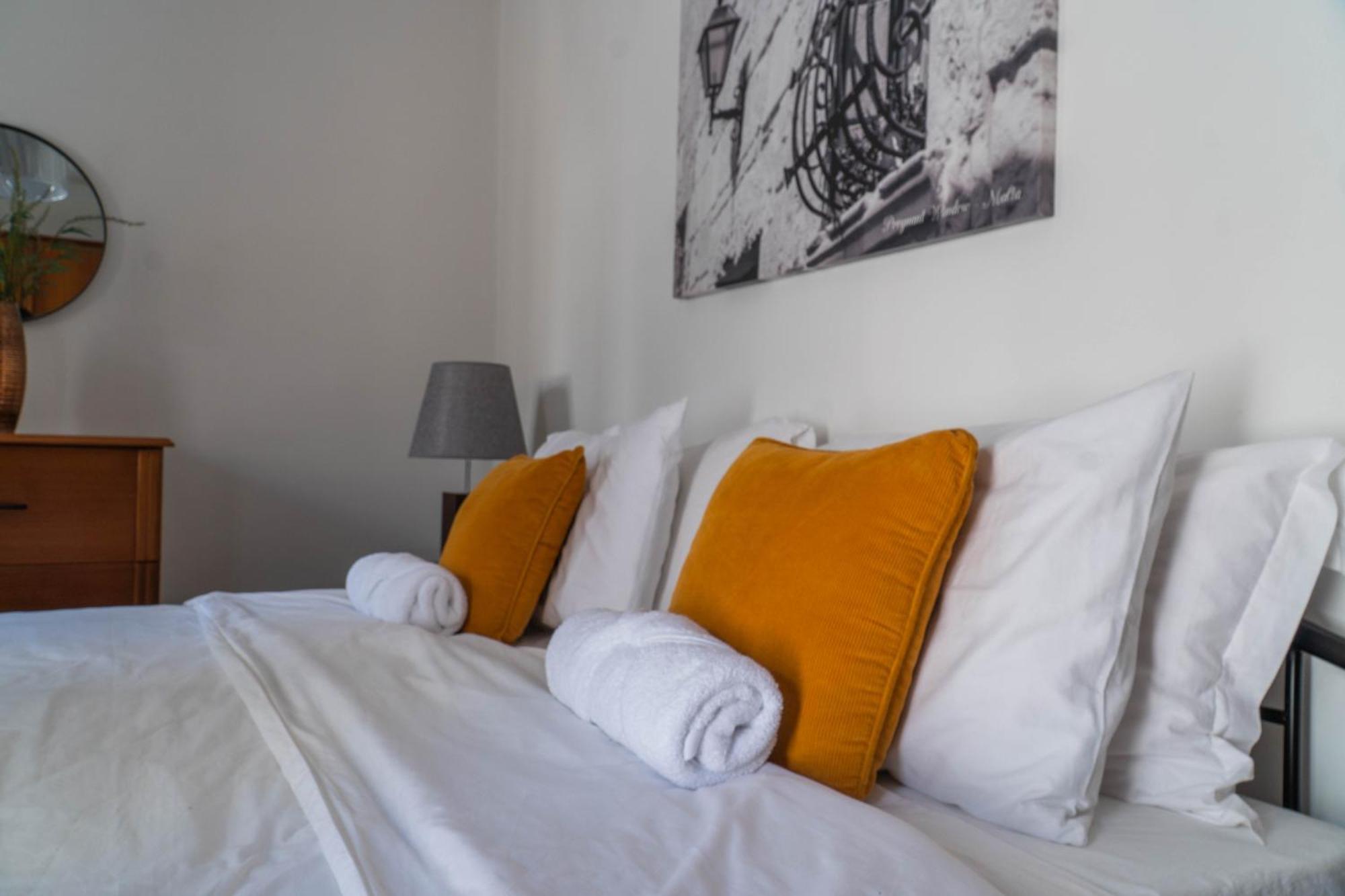 Lovely Penthouse In Gzira Bagian luar foto