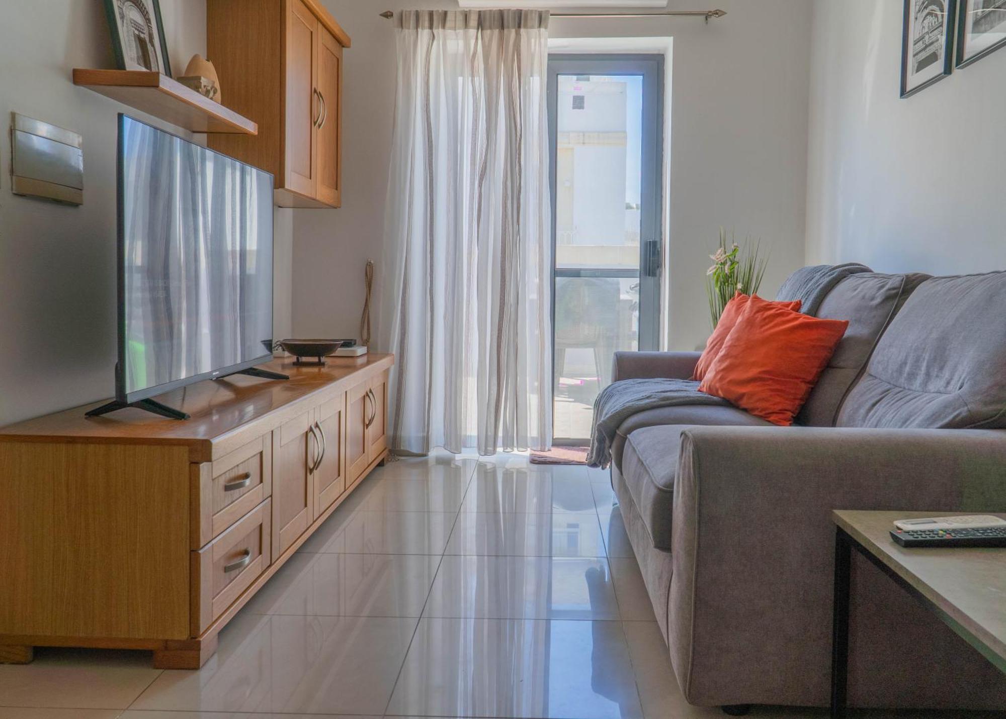 Lovely Penthouse In Gzira Bagian luar foto